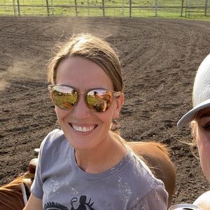 Meet your Posher, Liz